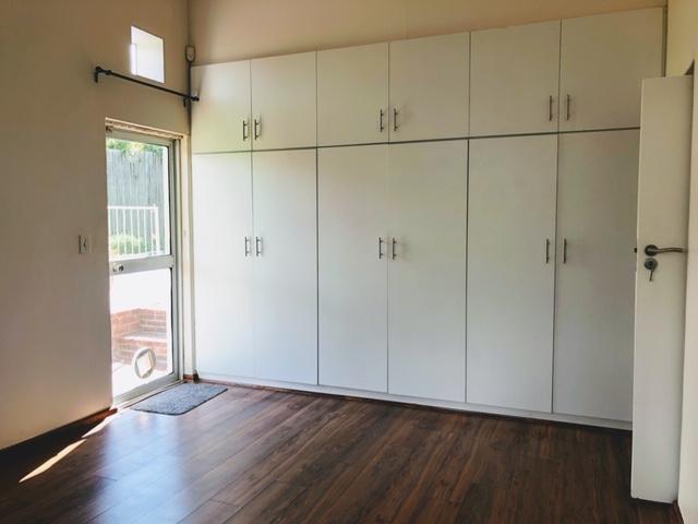 To Let 4 Bedroom Property for Rent in Hout Bay Western Cape